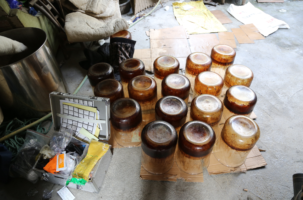 15吨制毒原料100余公斤毒品！武汉缉毒民警惊险追踪堪比大片