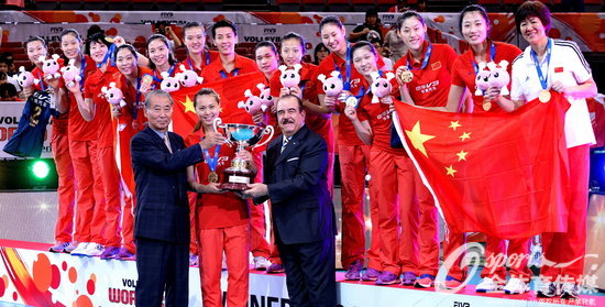 2015世界杯女排夺冠录像(2015年体坛回顾:不易!中国女排再夺世界杯冠军!)