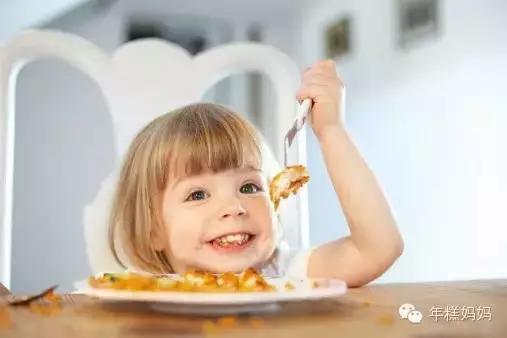 孩子吃饭总闹怎么办？6个方法减缓孩子不肯吃饭的症状！