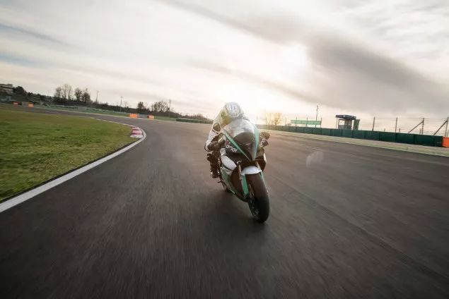 电动超跑赛事MotoE来啦，将来替代MotoGP？