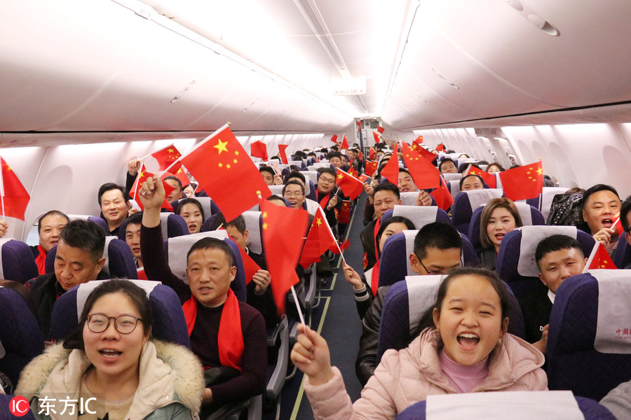 飞越3千里的暖心之旅 100余名阜阳籍务工者免费乘专机回家