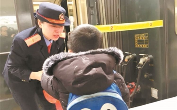 《三分钟》原型:广九客运段Z229次列车员