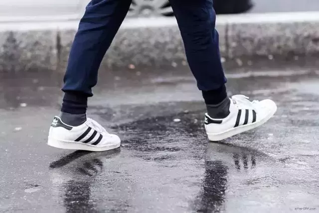 诞生多年依旧红到发紫的 Superstar,明星潮人们都是这样驾驭的!