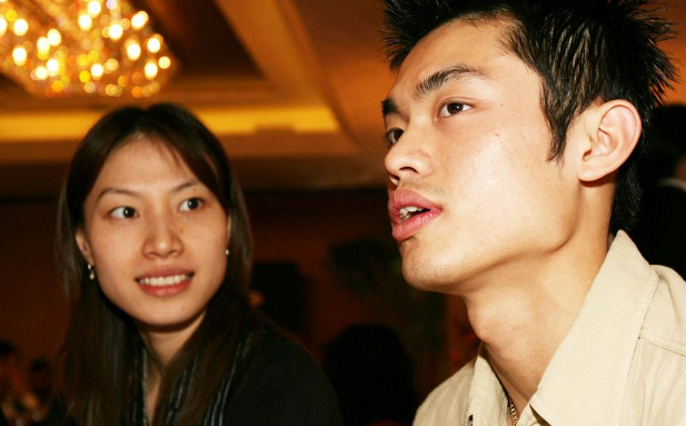 谢杏芳与男闺蜜刘希平喝酒聊林丹,直言不