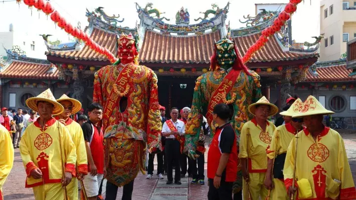 宮廟遍地，每年花130億燒紙錢，台灣人究竟信什麼？