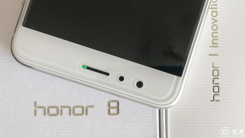 给父母的新年礼物—HONOR 老旗舰荣耀8 手机 开箱