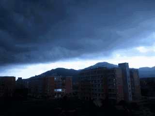 颤抖吧！这两天柳州将经历雷电、大风、暴雨天气...