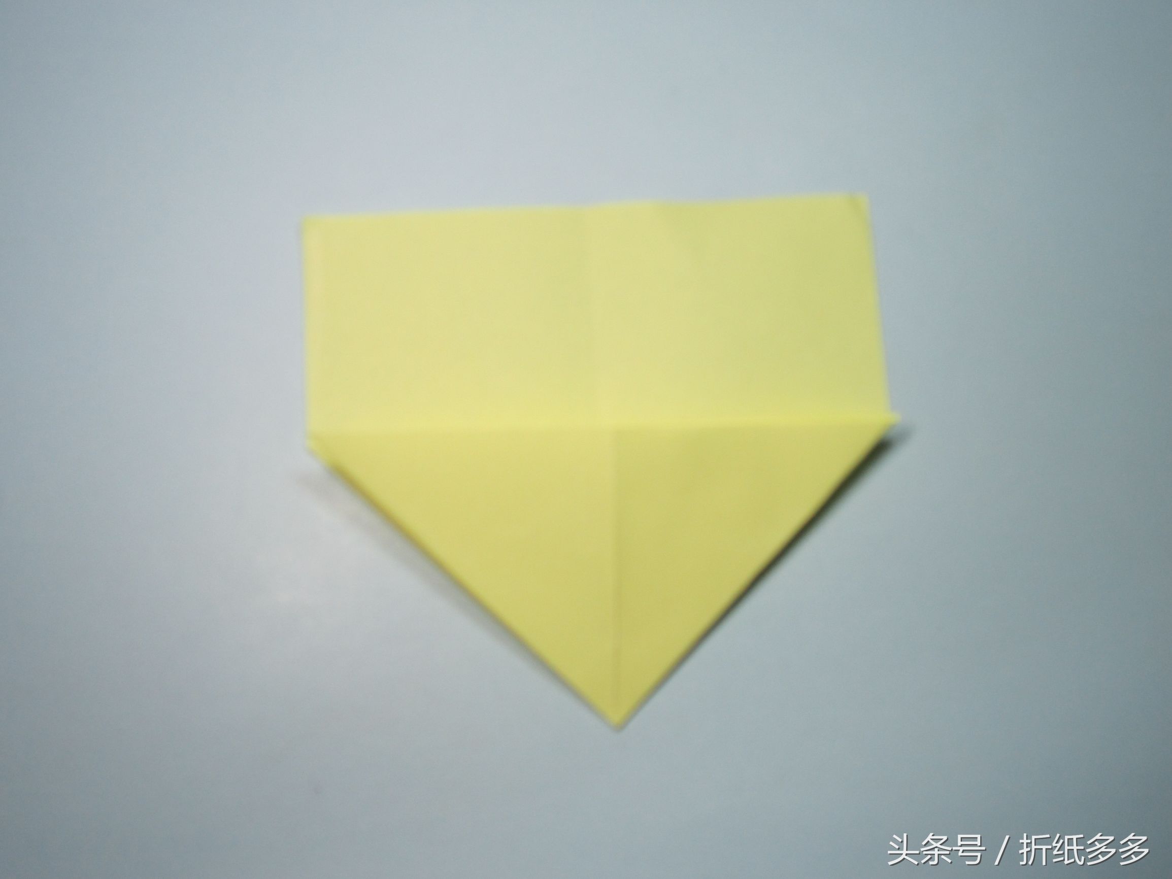 折纸飞得久的飞机步骤图解 2分钟学会简单的纸飞机折纸教程