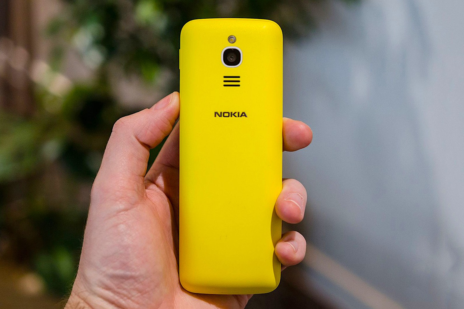 Nokia 再次传奇《The Matrix》中的經典下滑盖手机 8110