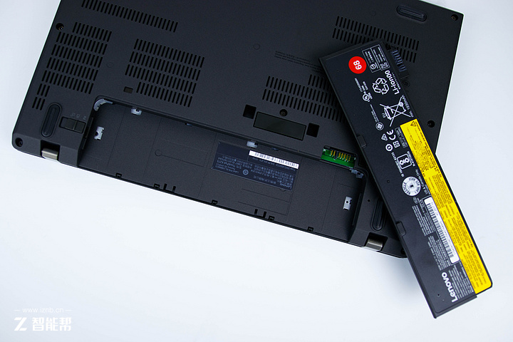 灰黑色商務接待小助手，ThinkPad A275 全方位賞析