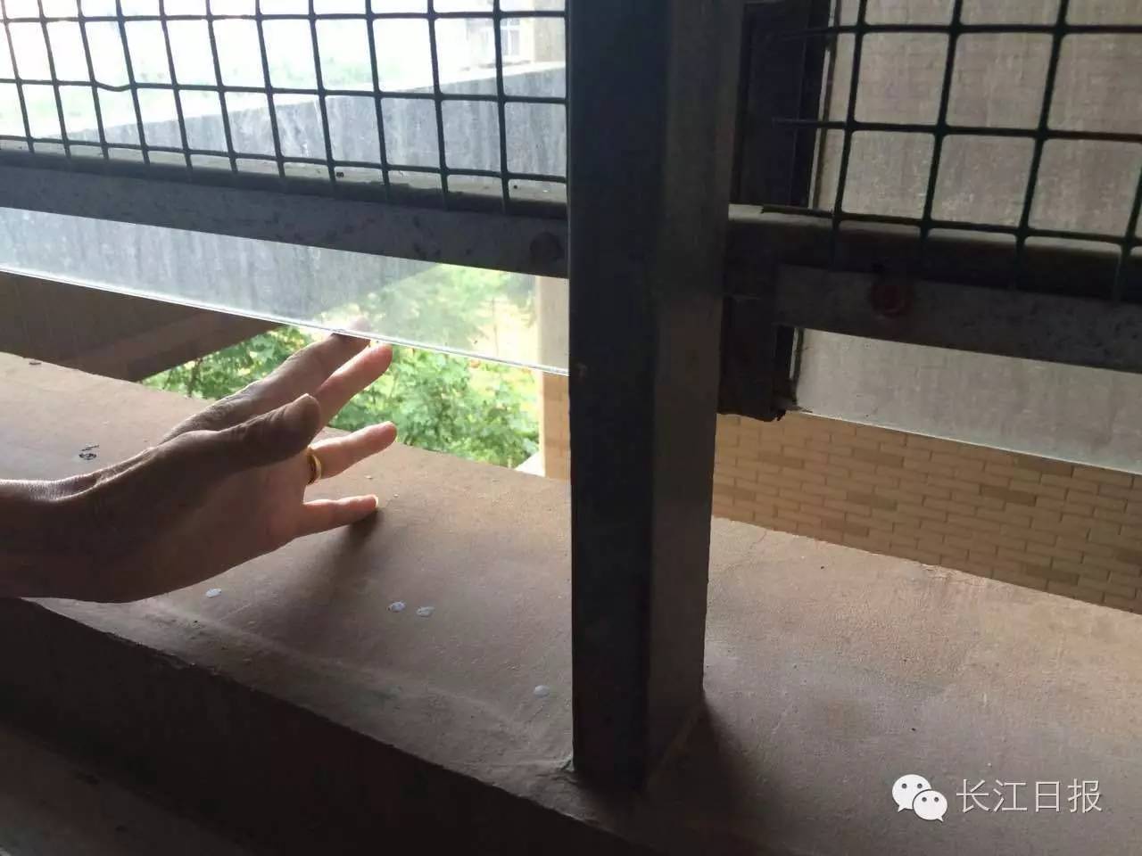 悲痛！武汉两岁伢不慎坠楼身亡 提醒：孩子独自在家，谨防这些隐患
