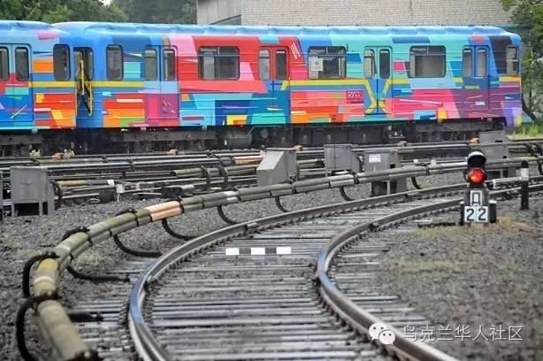 乌克兰基辅彩绘地铁列车亮相