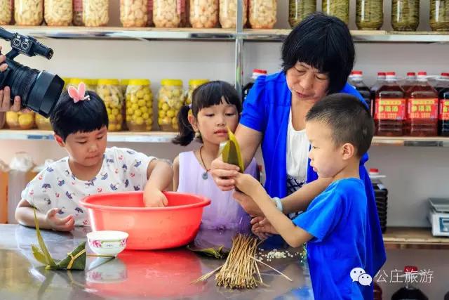 惠州电视台《旅游》栏目到博罗公庄拍摄美食和秋风寨