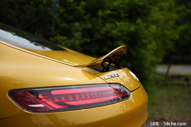 超跑也玩性价比？试驾梅赛德斯-AMG GT S