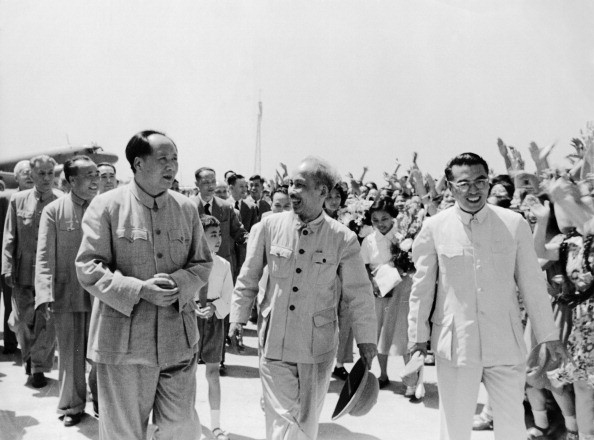 胡志明访问中国与周恩来访越南旧照