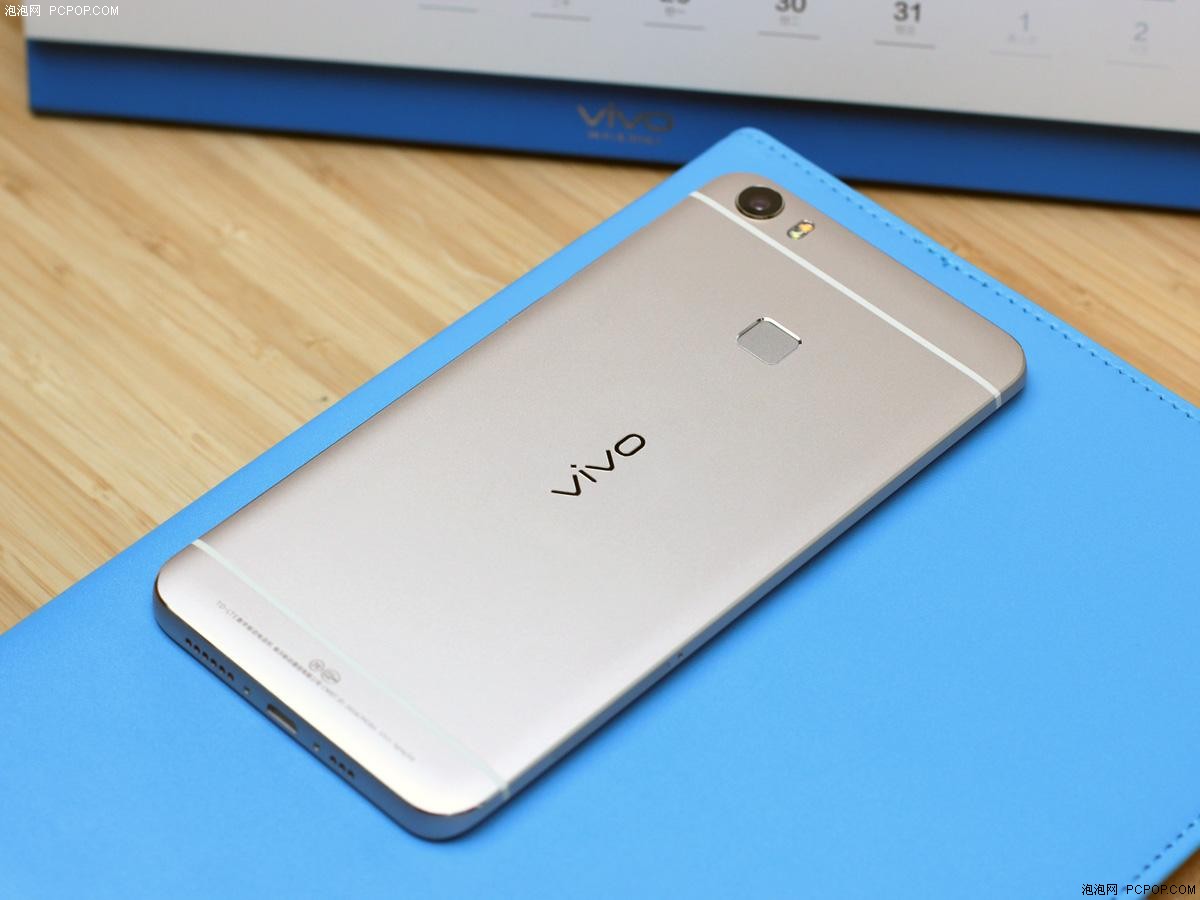 vivo Xplay5 专业版：最大配的骁龙820 手机手