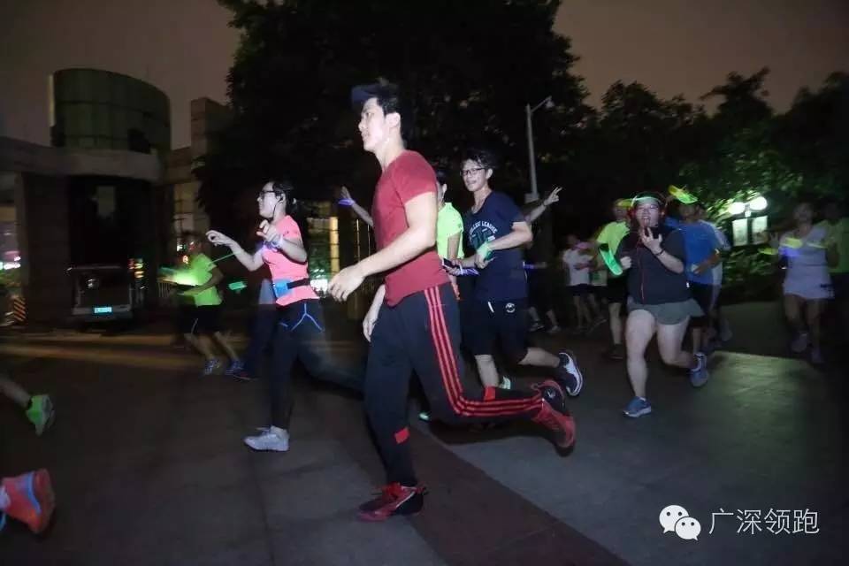 跑友推荐 | 广州天河公园，夜跑宛如流萤飞翔