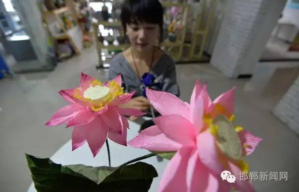 一张纸在这个邯郸姑娘手里玩出了“花样”!