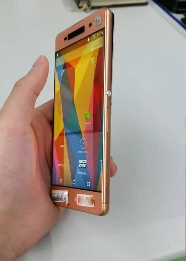 超窄边框设计 sonyXperia C6碟照曝出