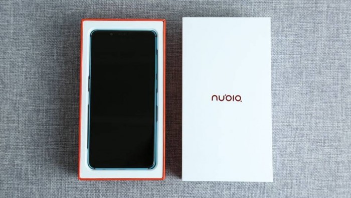 [图]nubia Z18mini拆箱图赏：珊珊来迟的小公牛全面屏手机