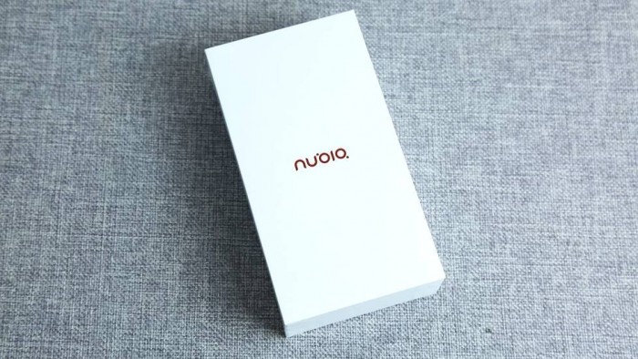 [图]nubia Z18mini拆箱图赏：珊珊来迟的小公牛全面屏手机