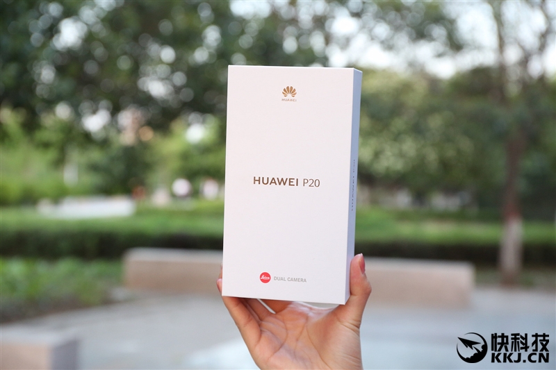 徠卡雙攝封神之作！HUAWEI P20評測：漸變結(jié)構(gòu)色不可自拔