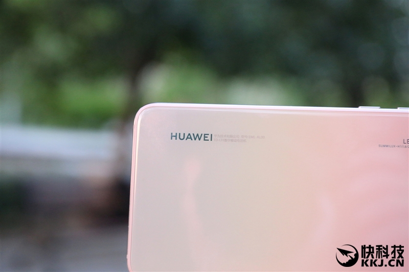 徠卡雙攝封神之作！HUAWEI P20評測：漸變結構色不可自拔