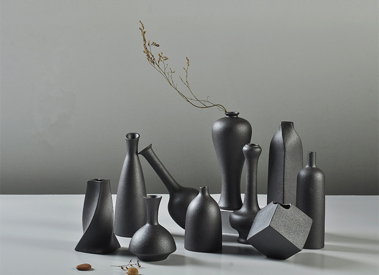 [饰品]陶瓷小花瓶，为家居增添色彩
