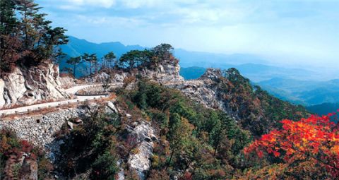 观赏朝鲜的名山—九月山
