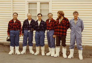 1980年1月12日 我国科学工作者首次登陆南极