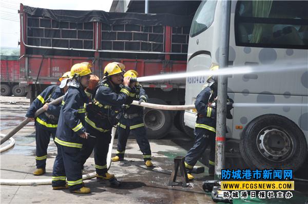 港口渔洲坪一汽修厂发生火灾 59名消防官兵投身灭火