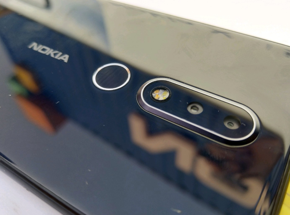Nokia X真机提早现身：刘海屏 logo外置 双摄像头