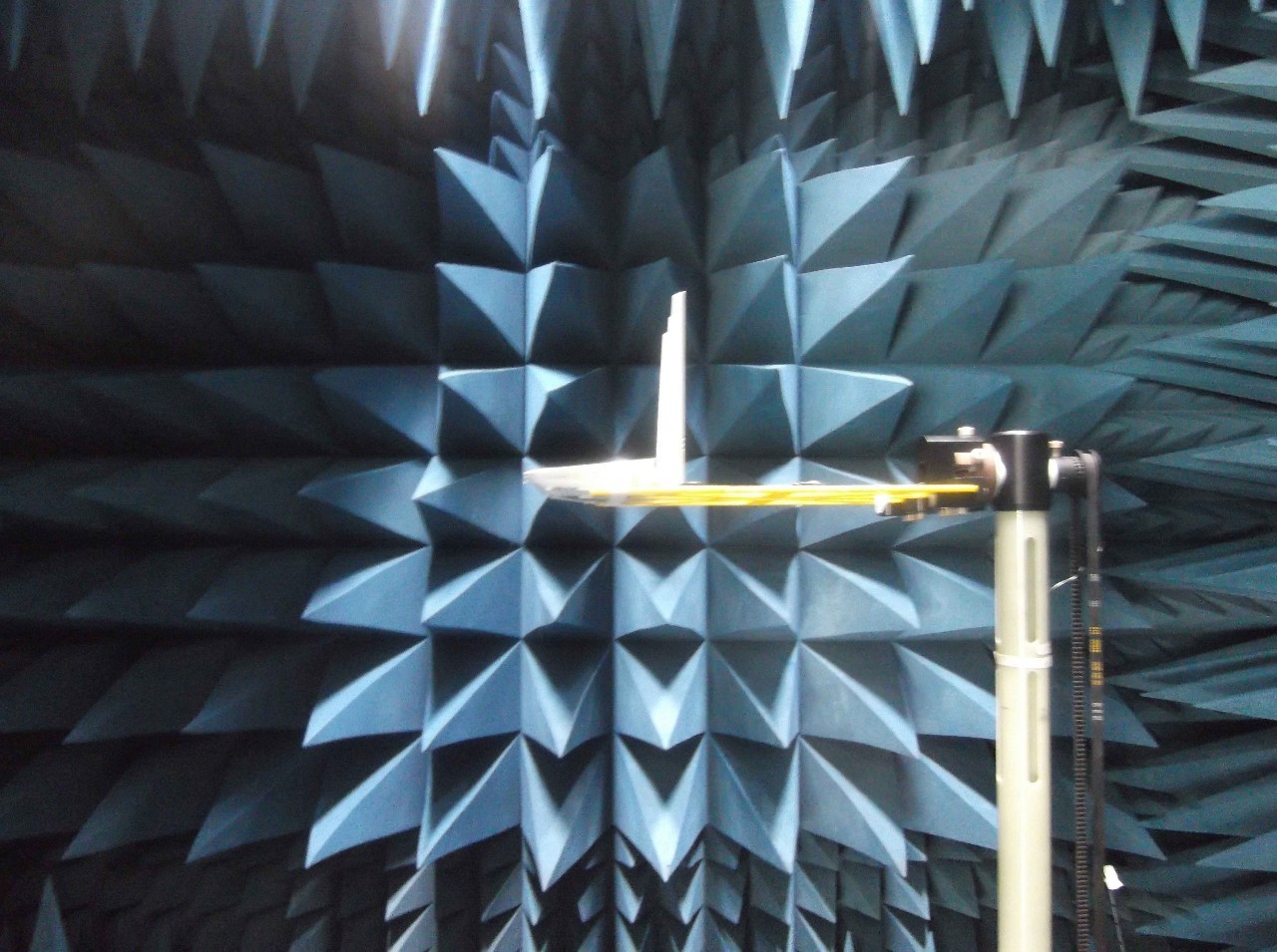 测评报告丨“隔壁老王”告诉你，哪款路由器才是真正的“穿墙之王”！