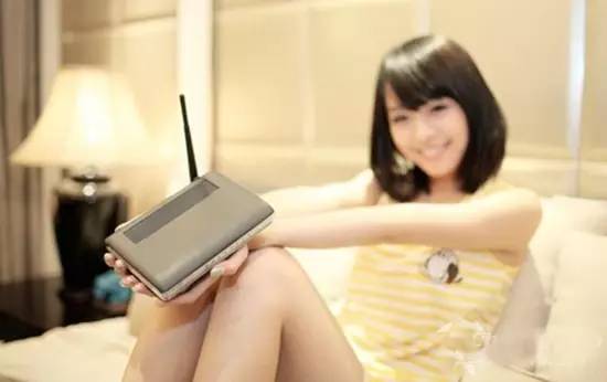 测评报告丨“隔壁老王”告诉你，哪款路由器才是真正的“穿墙之王”！