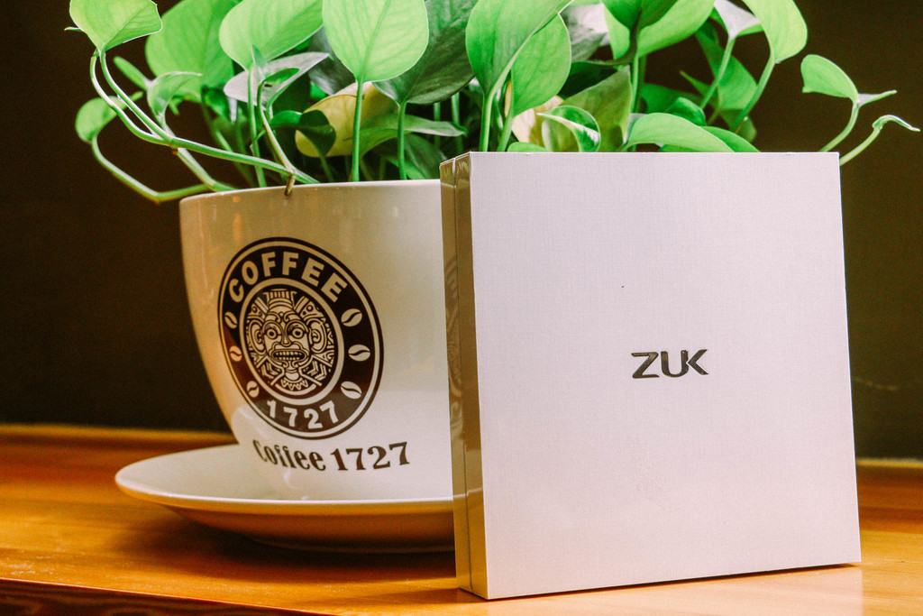 公模时期中的手机上设计色彩——想到ZUK Z2 Pro开箱测评