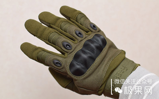 干爽透气灵活耐磨，这双户外手套给你最好防护
