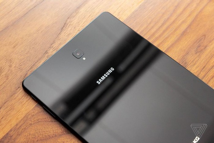 「图」三星Galaxy Tab S4评审：迈进新环节的英勇试着