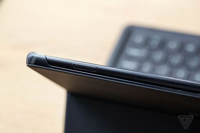 「图」三星Galaxy Tab S4评审：迈进新环节的英勇试着