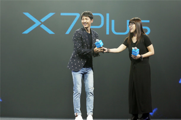 1600W柔光灯拍照神器发布：vivo X7Plus预购会文图回望