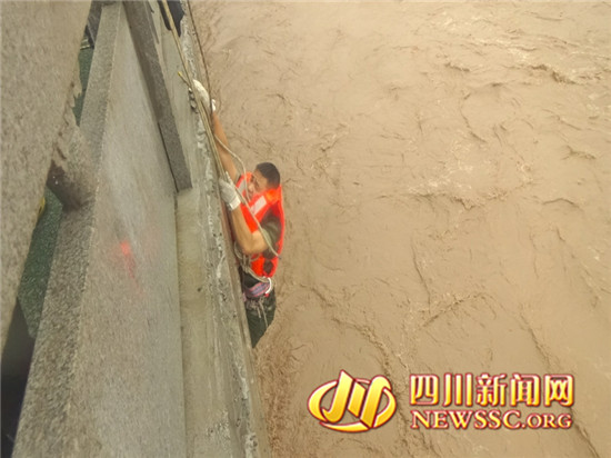 抗洪抢险小记——7月5日茶马古道旁营救洪水围困者纪实