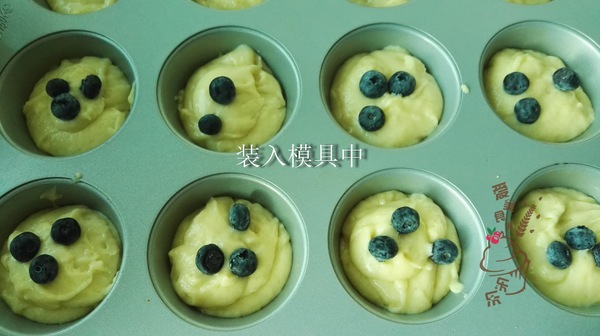 蓝莓酸奶马芬蛋糕：烘焙小白也能轻松做