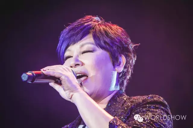 Livehouse show of Huang Xiaohu, how many person has listened to her once bar show? 