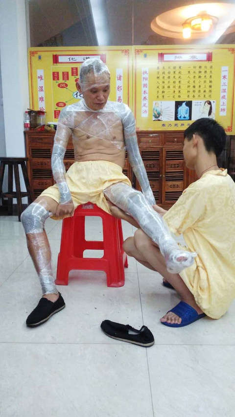喝药酒、被“拍打”、注射“强心针”，男子入住广州某保健中心三天后猝死