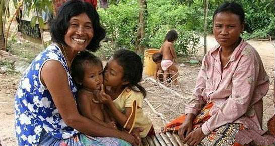 图说柬埔寨的“女儿国”：没有男人却有孩子