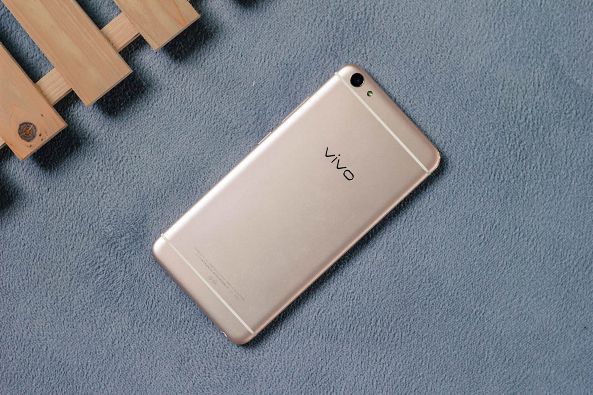 vivo X7Plus：1600万柔光自拍，无需凭借谁的光