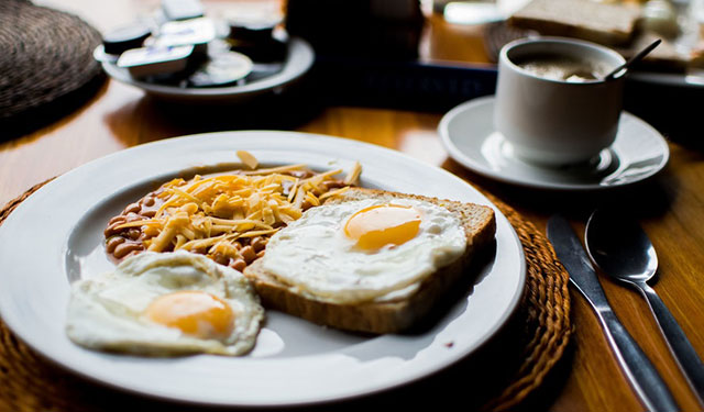 早起运动之前，要不要先吃个早饭？