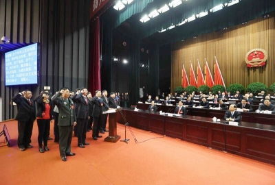 扬州首个地方性法规出炉 新当选人员首次进行宪法宣誓