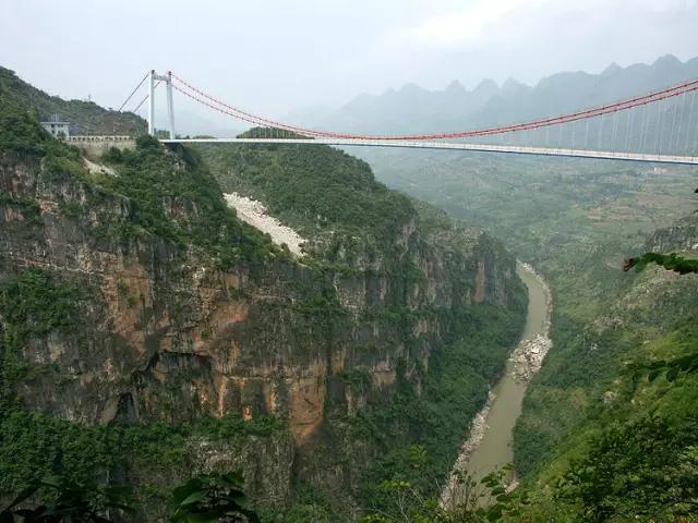 贵州也没什么可牛的，就是全球最高的十座桥里，有五座在贵州而已