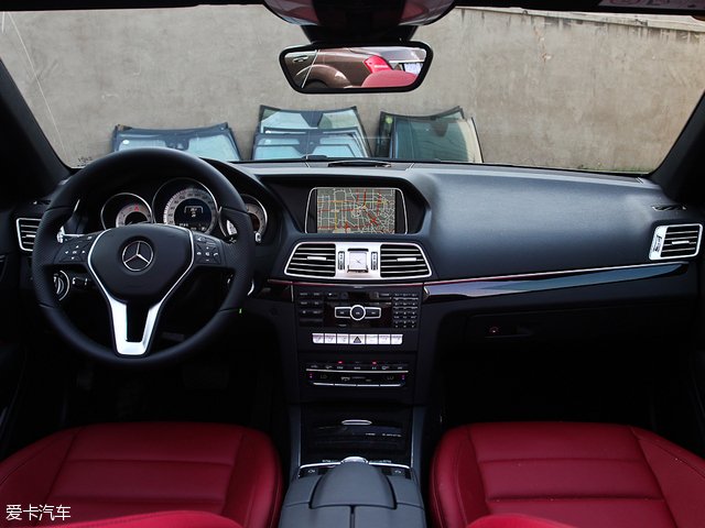 奔驰E级敞篷版新款车型发售 售71.90仅售