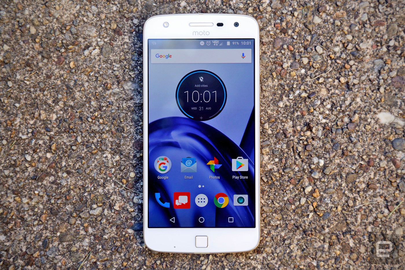 Moto Z Play 襲來(lái)：并不是旗艦級(jí)，但都沒(méi)有讓步